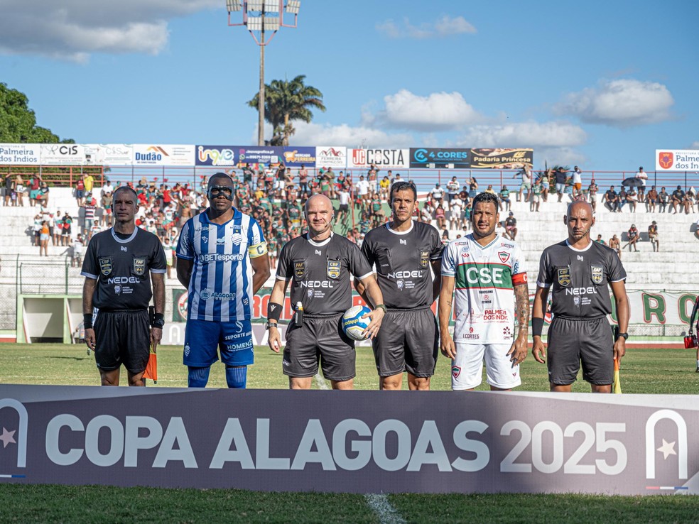 Ibson Melo foi o capitão do CSE contra o CSA neste domingo — Foto: Allan Max/ASCOM CSA