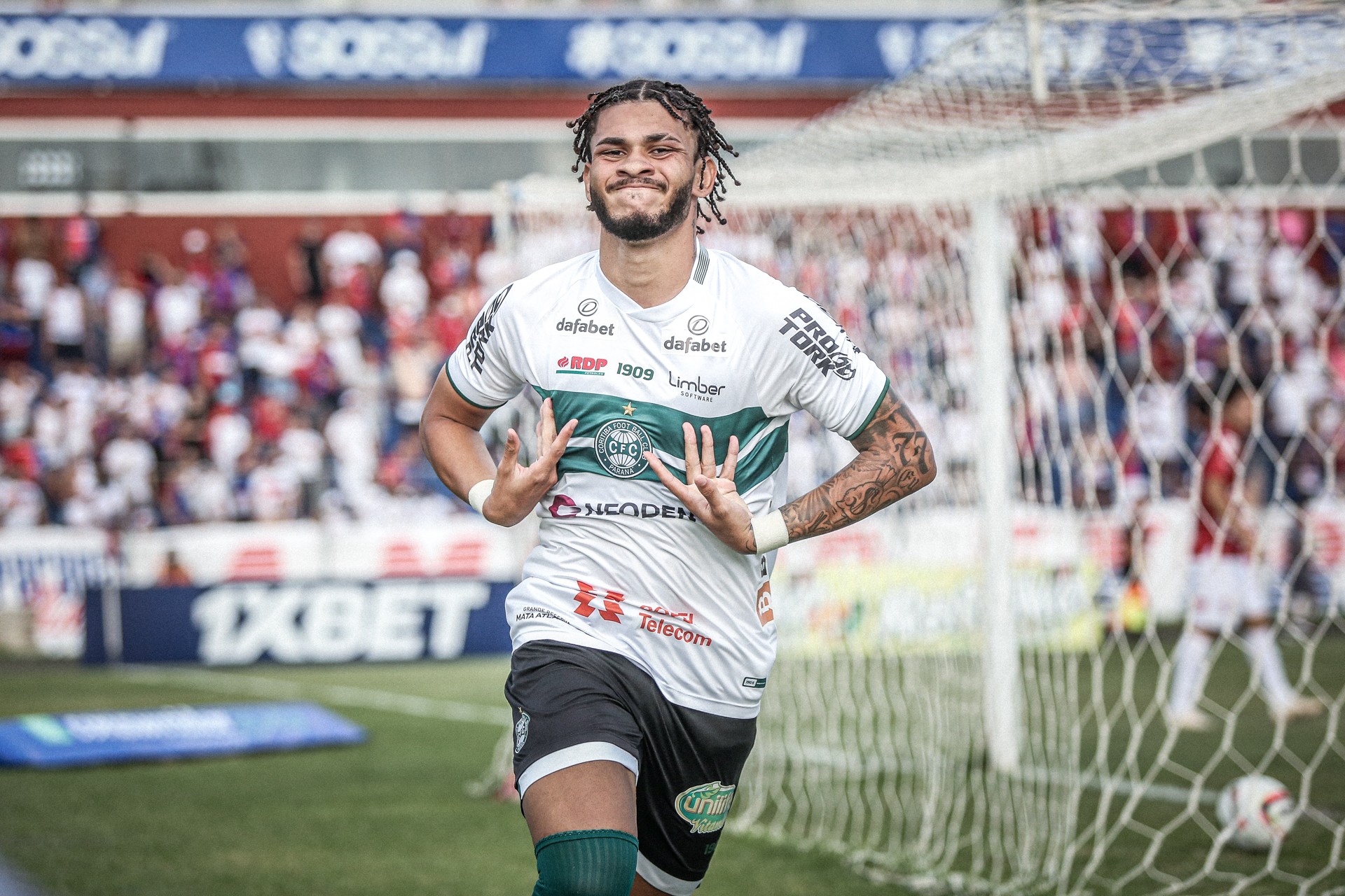 Botafogo-SP aposta em Luizão para subir na Série B