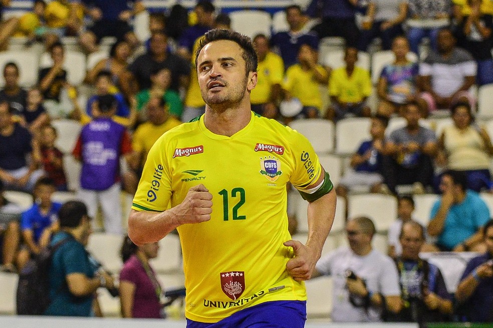 Enquete elege Falcão o maior jogador de futsal da história