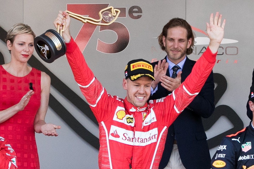 Sebastian Vettel comemora a vitória no GP de Mônaco de 2017, uma de suas várias pela Ferrari — Foto: Marc Piasecki/WireImage