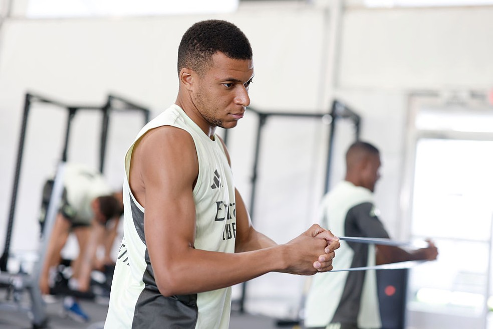 Mbappé sofre com mudança física após gastroenterite — Foto: Getty Images