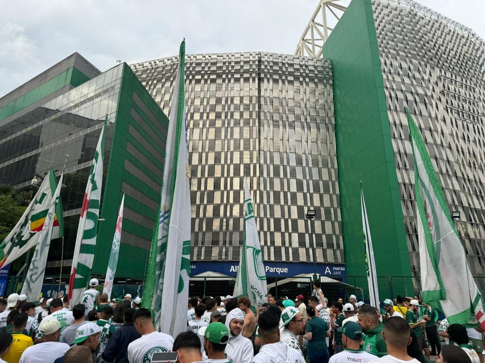 Torcedores fazem festa para o Palmeiras antes da semifinal da Libertadores