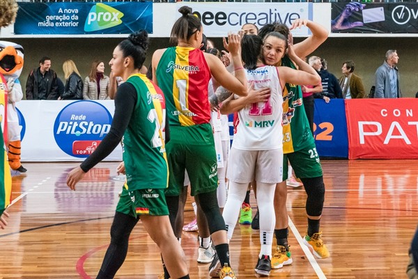 Sampaio conquista tricampeonato da Liga de Basquete Feminino - Lance!