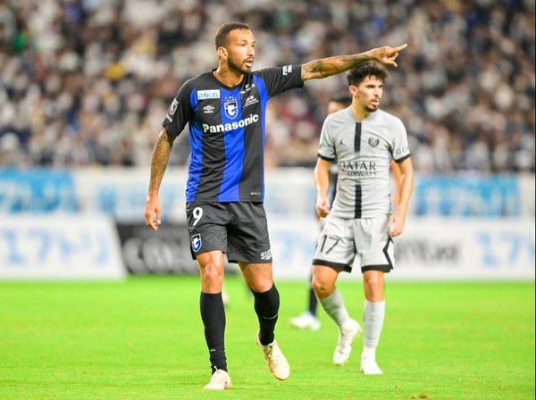 Leandro Pereira é anunciado por equipe do futebol iraniano