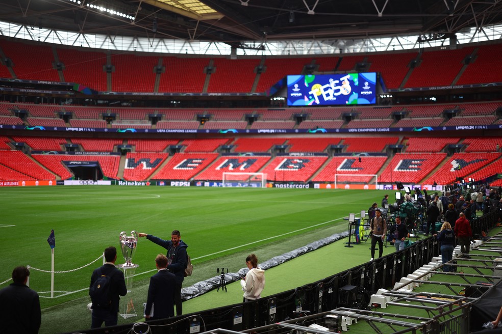 Após a demolição da arena original, o novo Wembley foi erguido e inaugurado em 2007 — Foto: Reuters