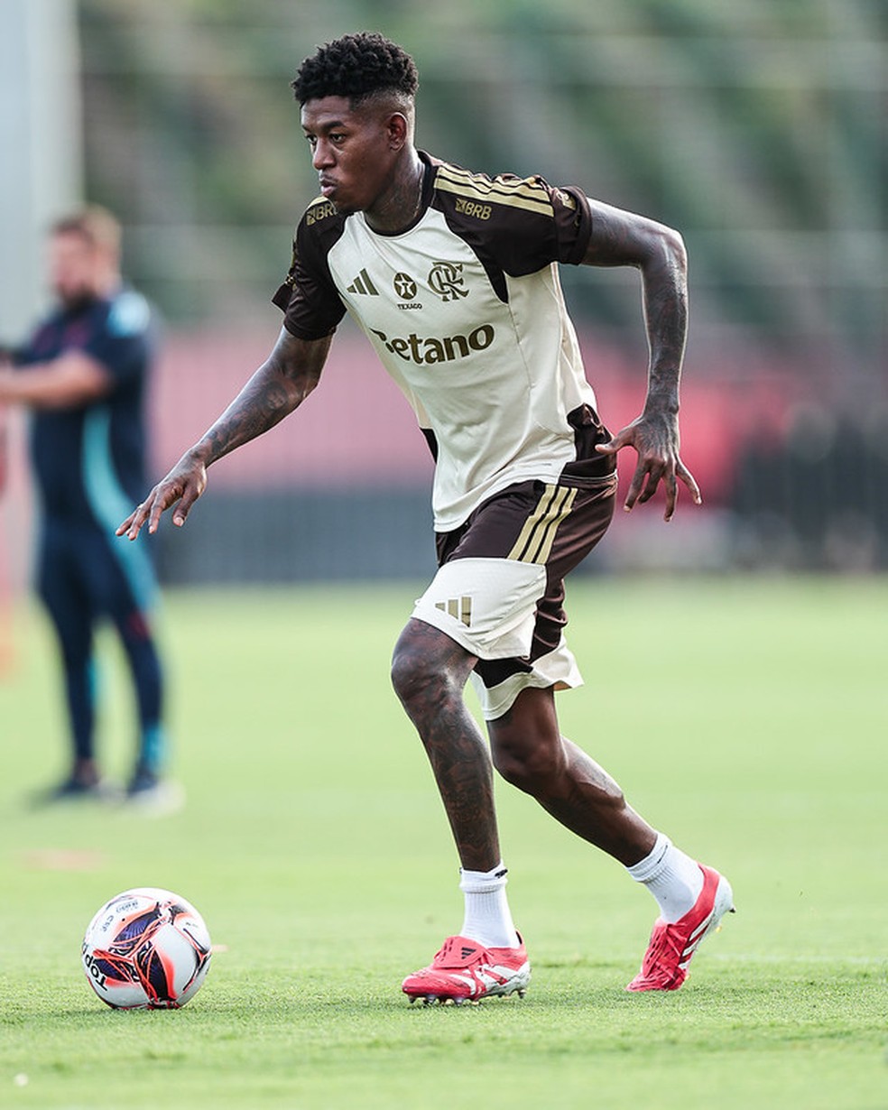 Vitão em ação no treino do Flamengo — Foto: Gilvan de Souza / Flamengo