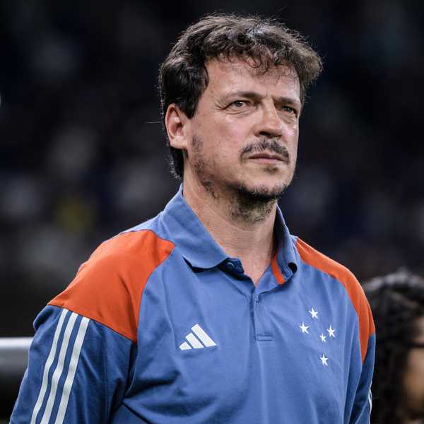 Cruzeiro vence sob comando de Diniz, mas vacilo defensivo preocupa técnico!