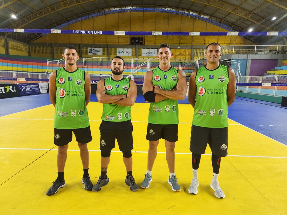Da esquerda para a direira: Ladislau Kaio, &Iacute;talo Lindoso,  Bruno Pereira e Andr&eacute; Vicente s&atilde;o os novos refor&ccedil;os &mdash; Foto: Divulga&ccedil;&atilde;o/Manaus V&ocirc;lei
