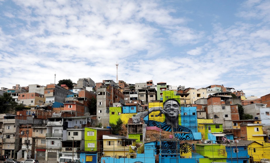 Bairro da periferia de São Paulo ganha mural gigantesco com rosto de Gabriel Jesus