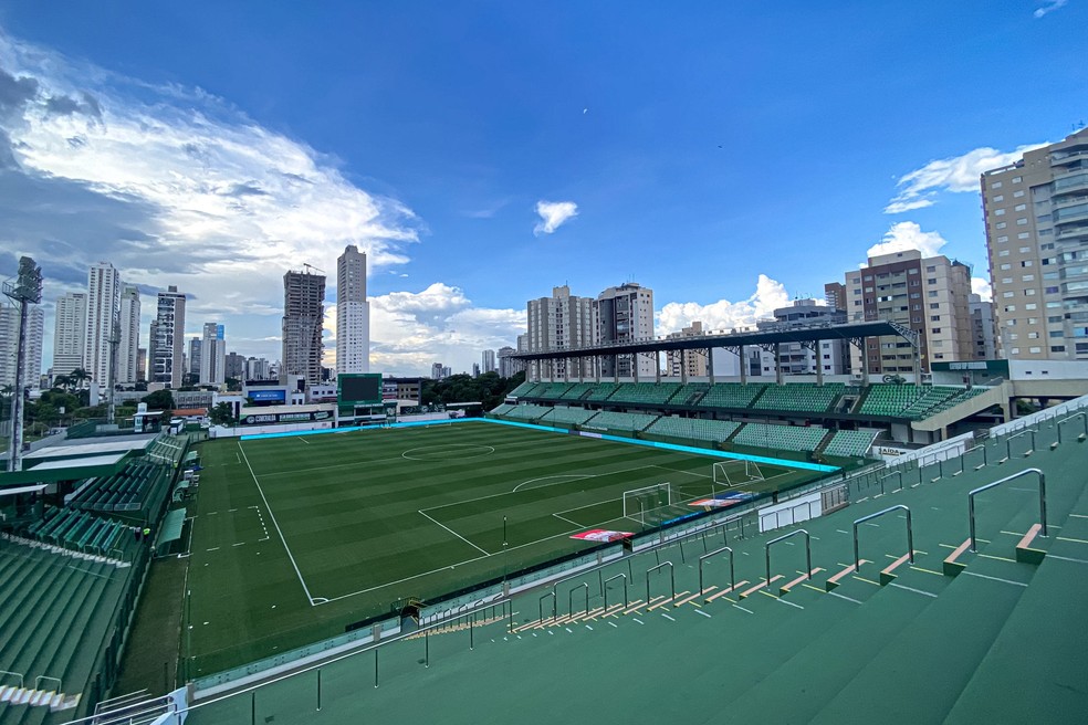 Estádio da Serrinha recebe Goiás x Athletico-PR nesta tarde — Foto: João Normando