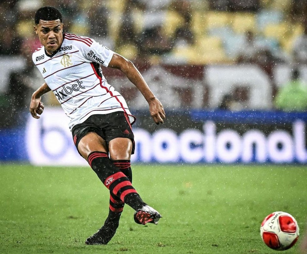 Igor Jesus em ação pelo Flamengo