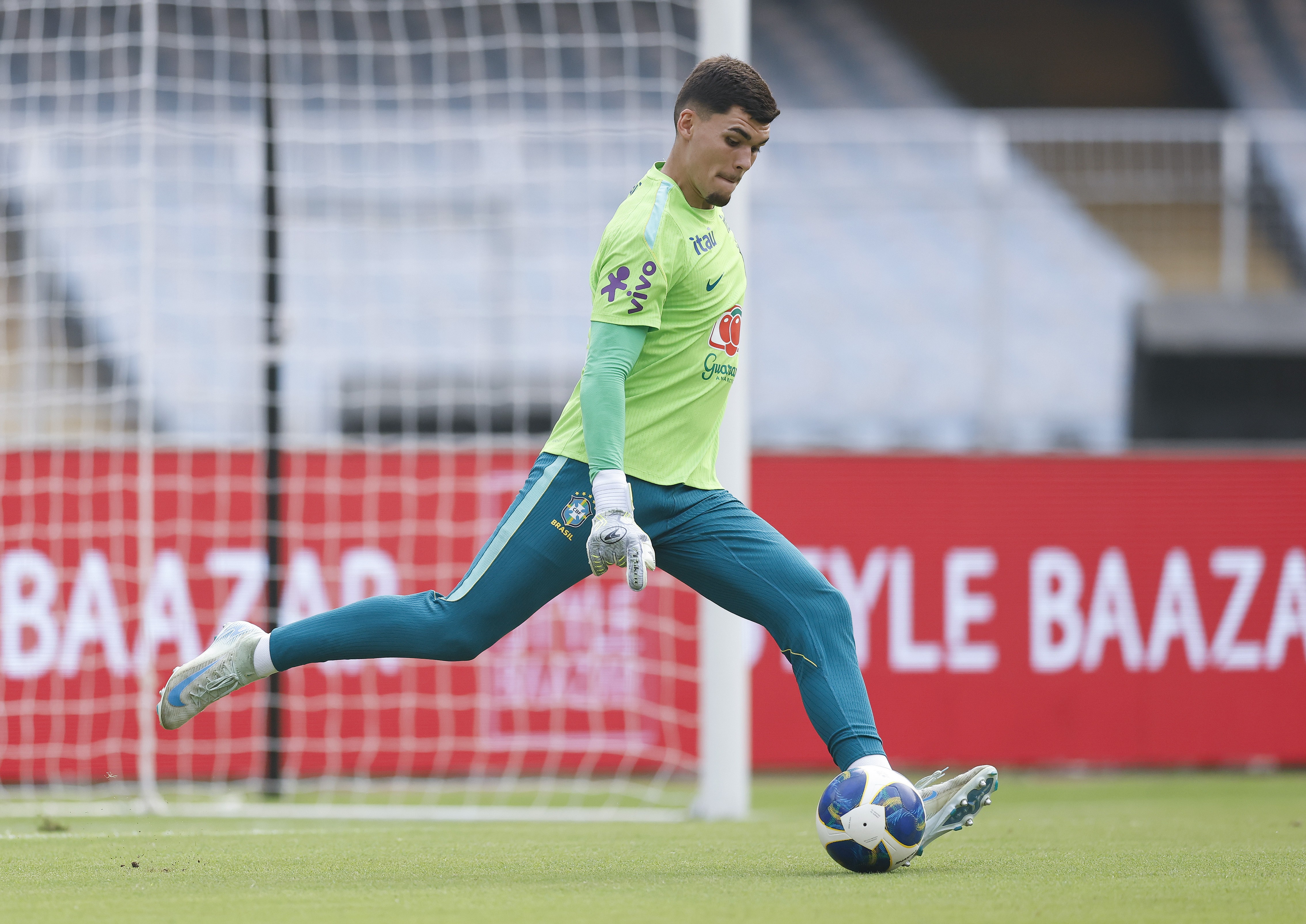 De Marcos Carneiro a Pedro Morisco: Seleção chega ao 100º goleiro da história