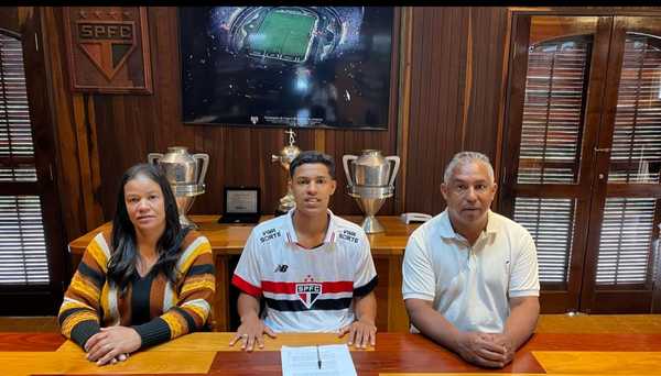 JOIA MANTIDA! São Paulo renova contrato e eleva multa de artilheiro de 17 anos