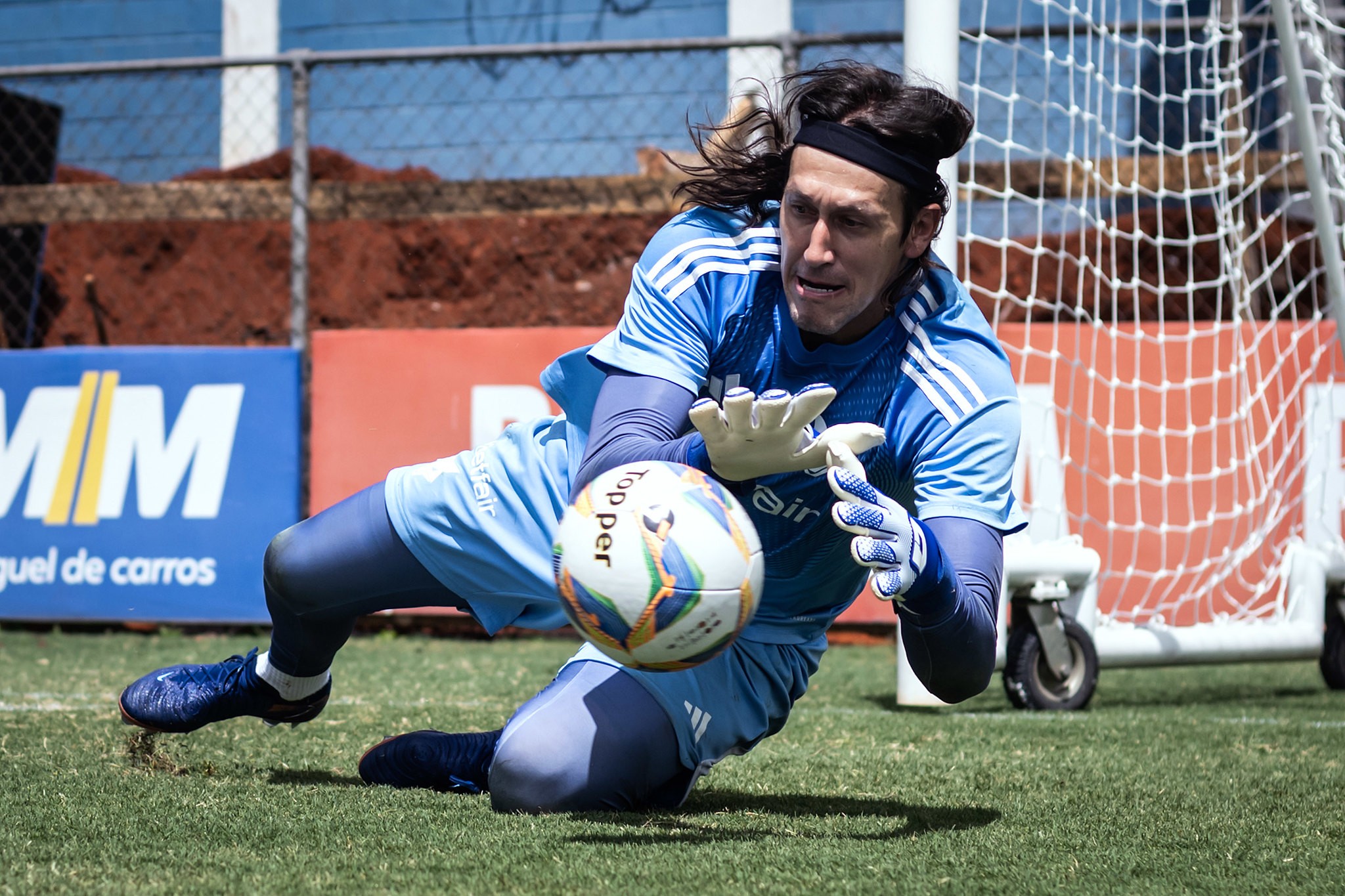 Autocrítica de Cássio no Cruzeiro em 2025: Desempenho aquém no Campeonato Mineiro