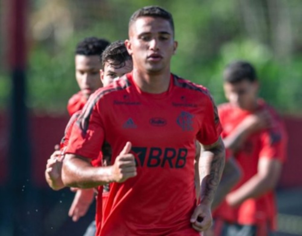 Paulista oficializa a contratação do lateral Luis Gustavo