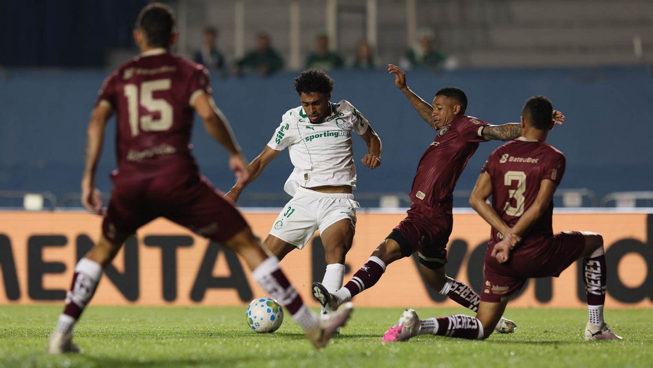 Palmeiras prioriza permanência de Flaco López e estuda vendas estratégicas na janela de transferências