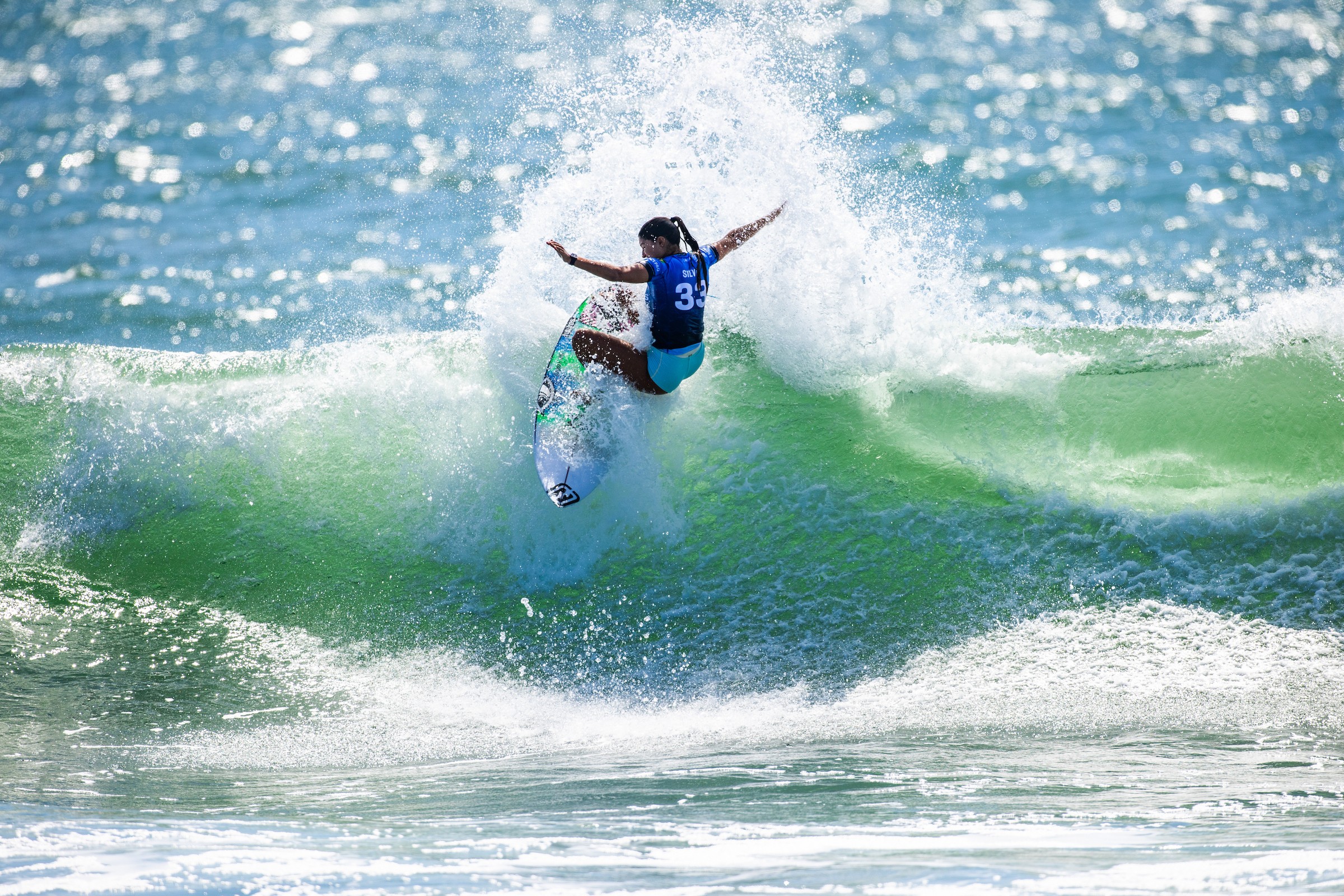 Luana Silva cai diante da vice-líder do ranking da WSL e para nas quartas de final em Trestles