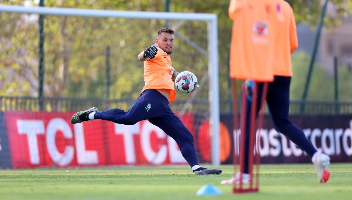 Cruzeiro reforça time com contratação de Gabriel Grando.