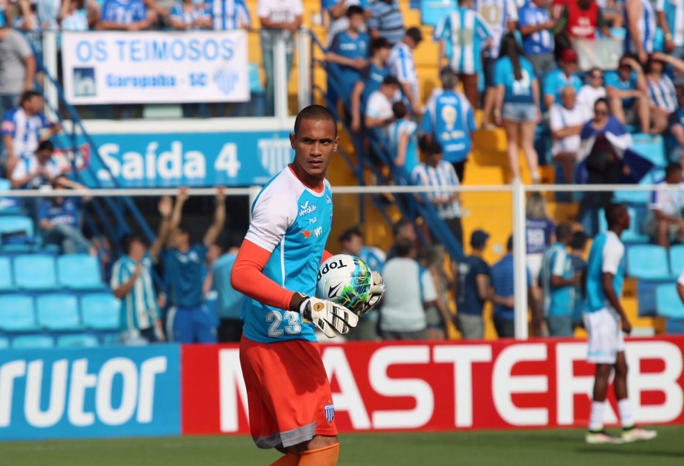 Renan ava&iacute; goleiro &mdash; Foto: Jamira Furlani/Ava&iacute; F.C.