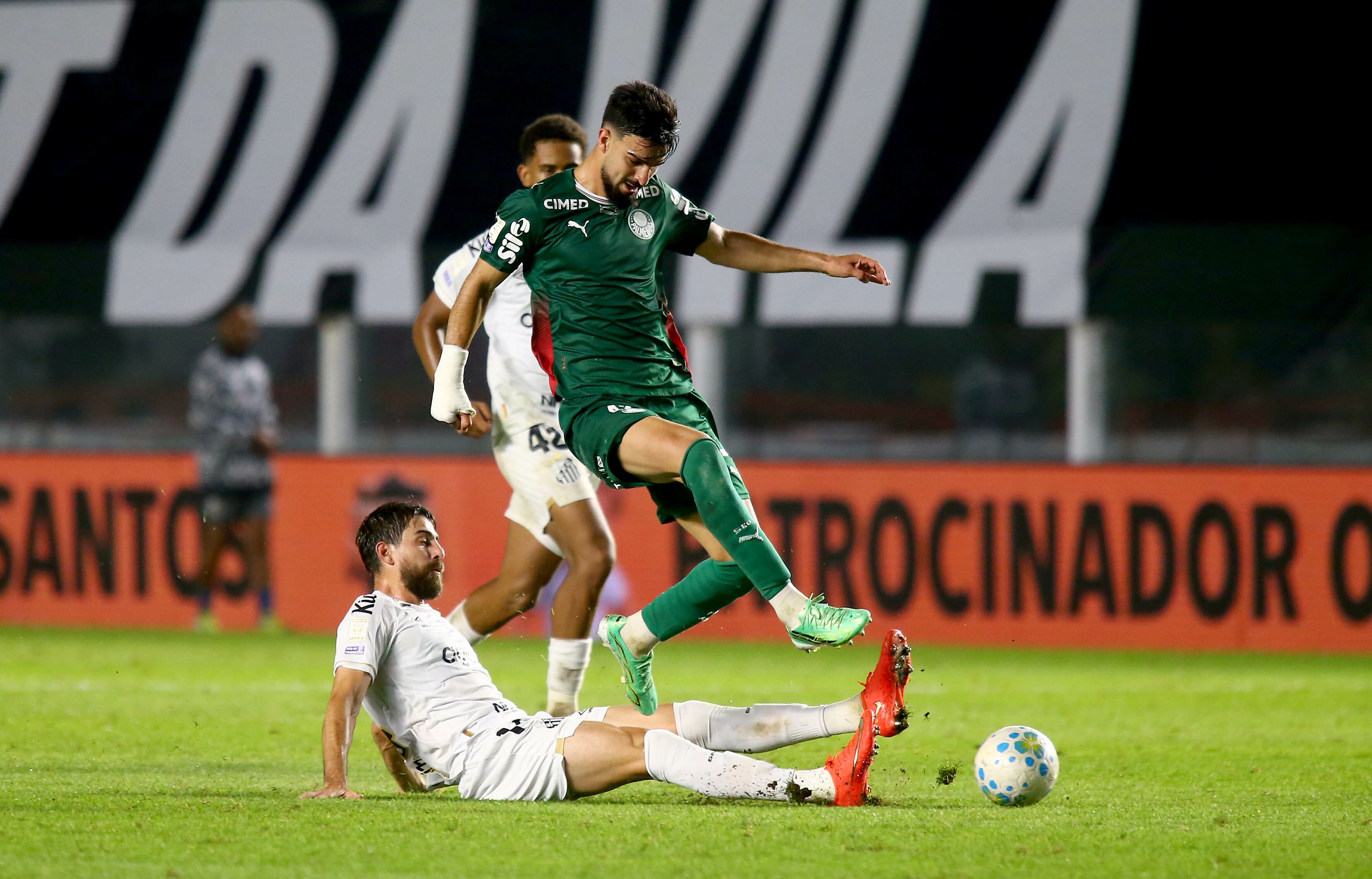 Análise: Palmeiras abusa da falta de eficácia, e empate amargo pode complicar luta por título brasileiro