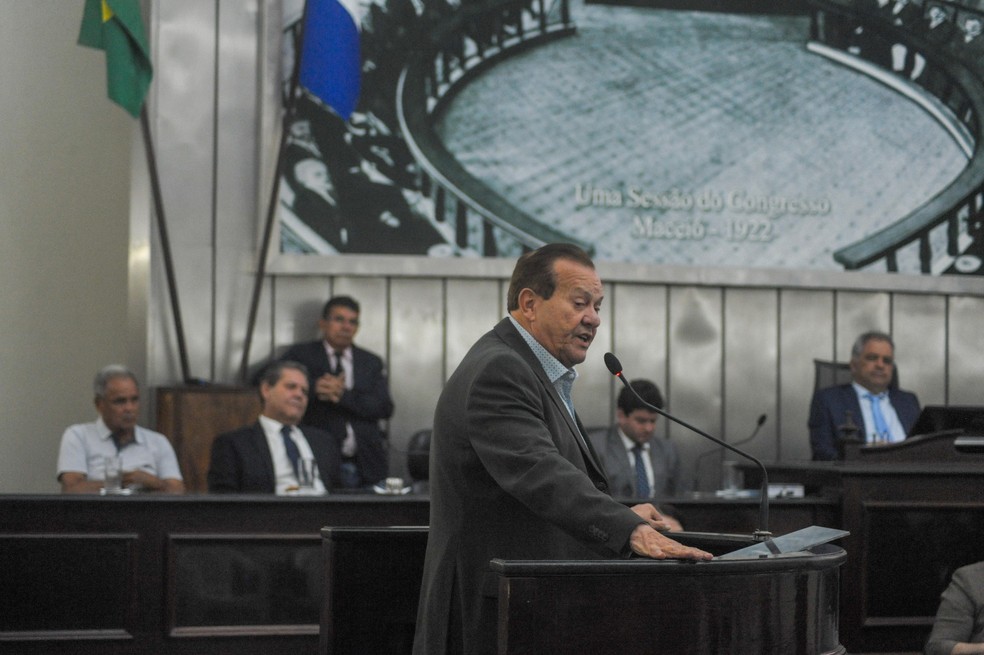 Rafael Tenório durante debate sobre a SAF na Assembleia Legislativa — Foto: Augusto Oliveira/ASCOM CSA