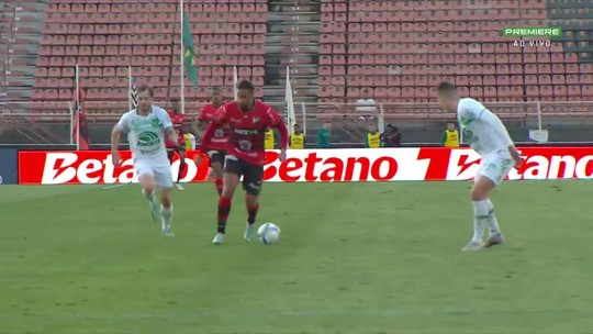 Bruno Xavier dedica ao filho gol na véspera do Dia dos Pais que deu a vitória ao Ituano sobre a Chape - Programa: Futebol Nacional 