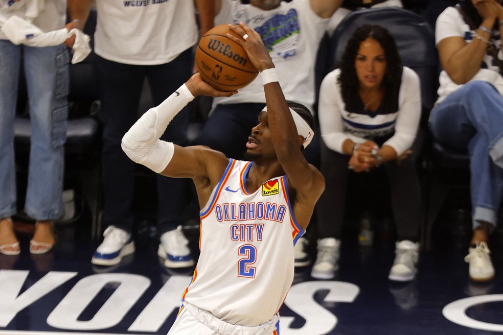 Shai Gilgeous-Alexander em vitória contra o Timberwolves — Foto: REUTERS