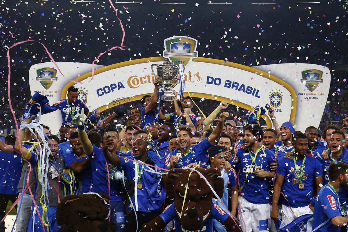 Cruzeiro joga na Copa do Brasil buscando reestabelecer tradição vitoriosa