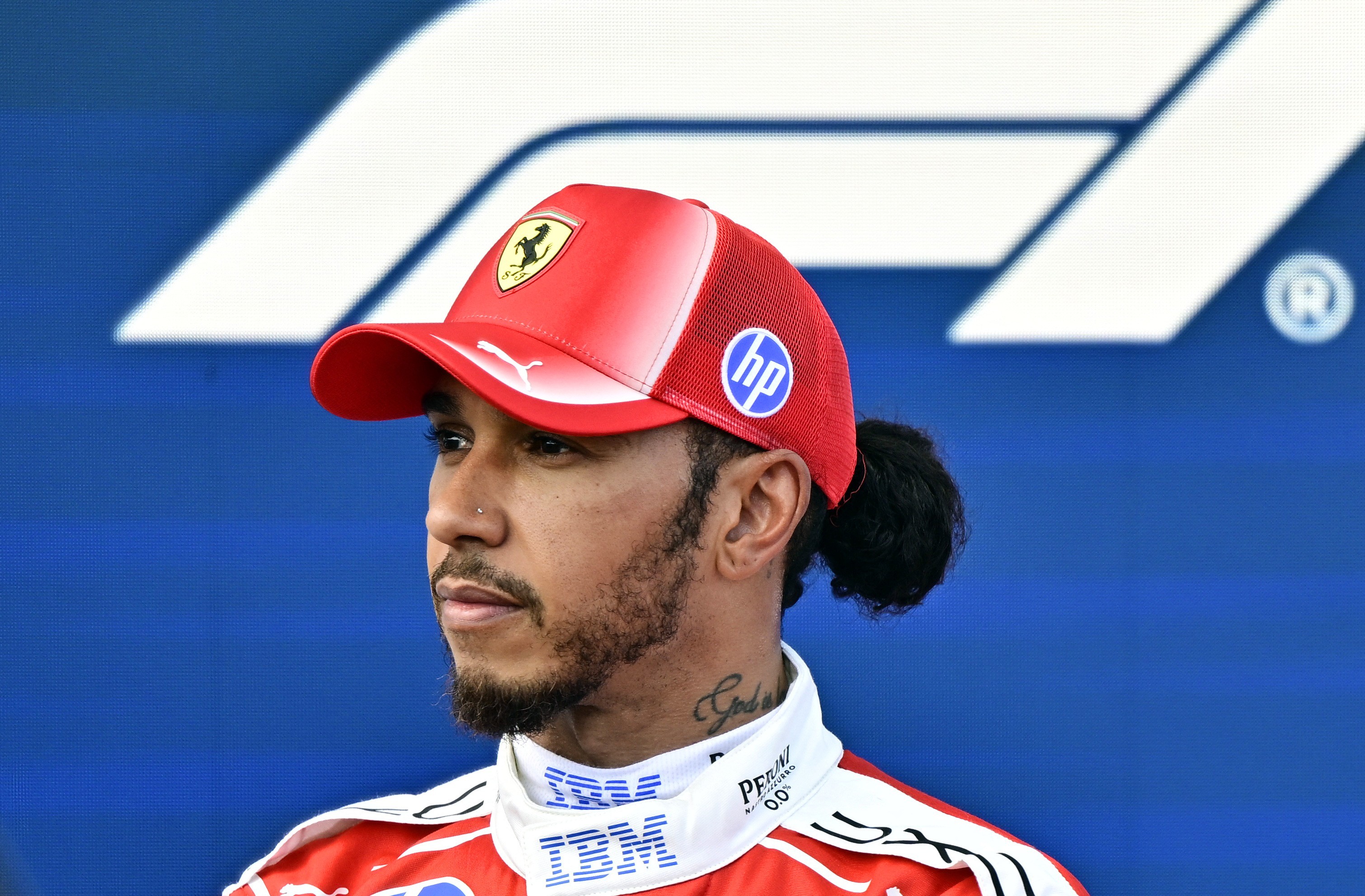 Hamilton e Antonelli são punidos e perdem três posições no grid