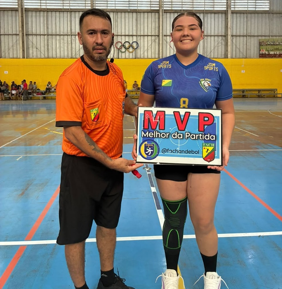 Maria Eduardo pivô do Jader Saraiva — Aberto de Handebol Feminino