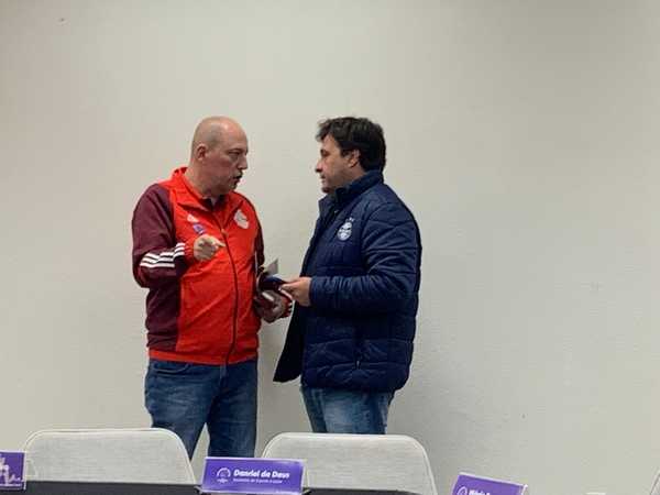 Grêmio e Inter recebem primeira parte de ajuda da CBF no futebol.