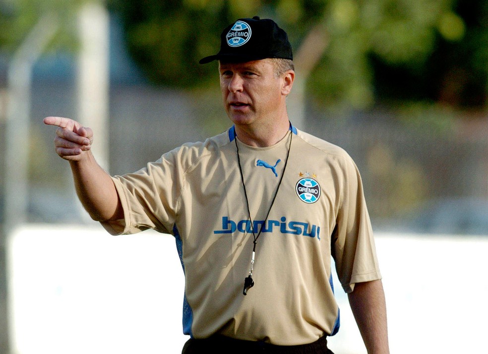 Mano Menezes em treno do Grêmio na primeira passagem — Foto: Agência Estado