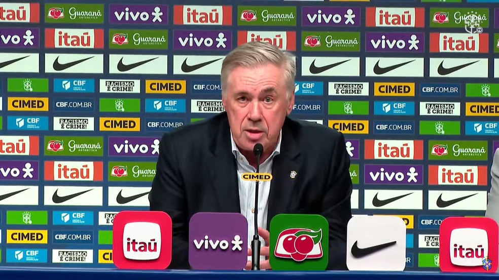 Carlo Ancelotti concede entrevista coletiva após convocação da Seleção — Foto: Reprodução