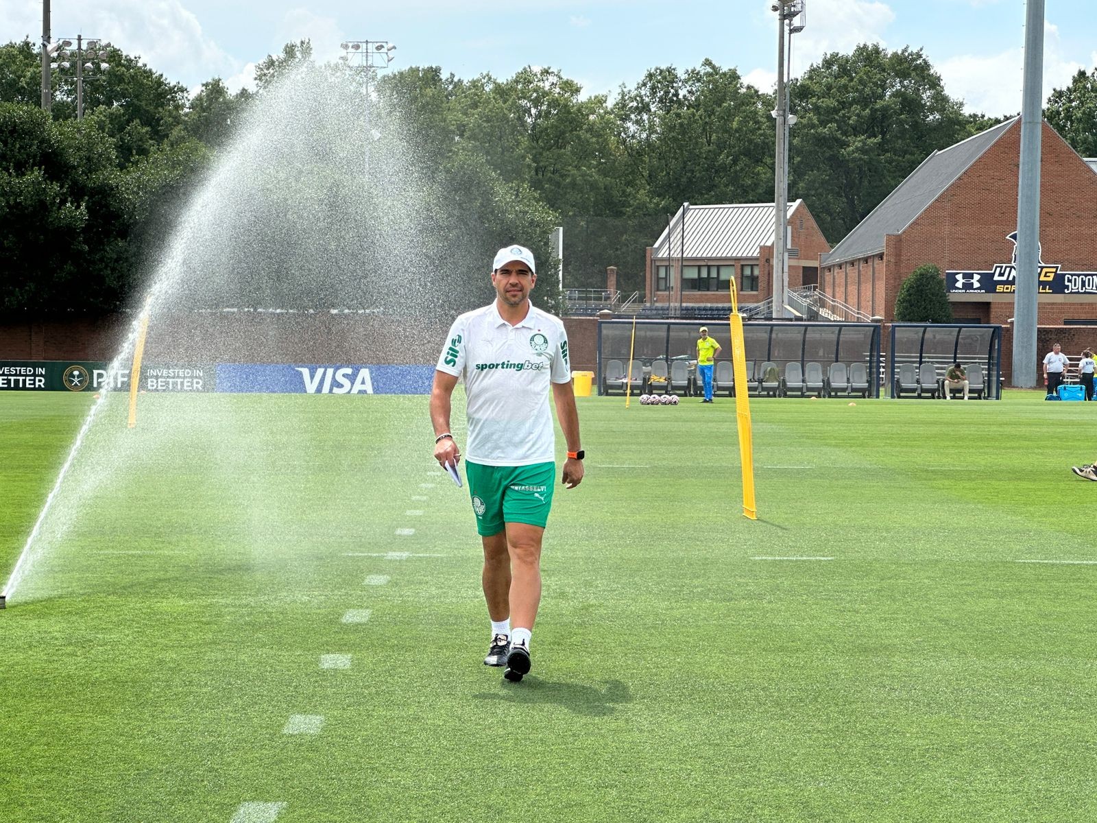 Com Paulinho, Palmeiras realiza primeiro treino nos Estados Unidos