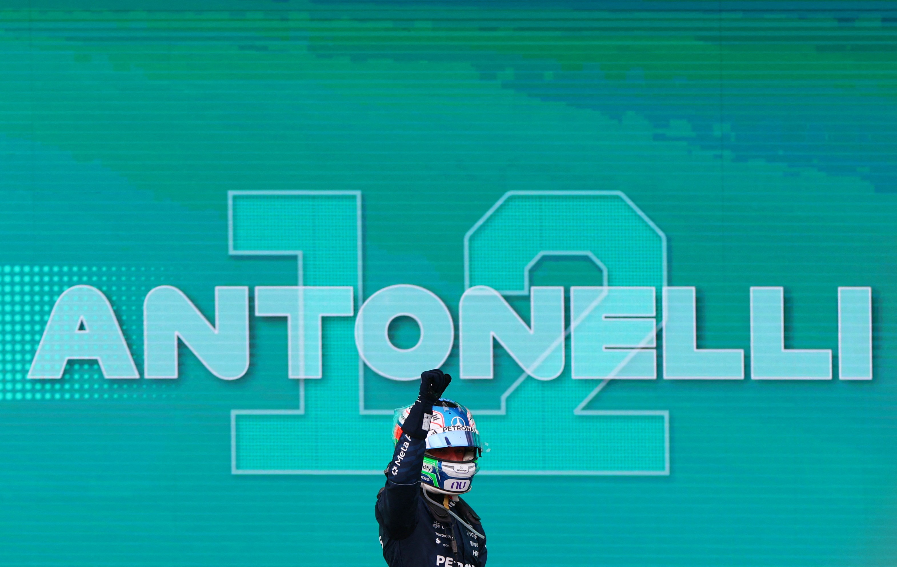 Antonelli vence nos EUA e fica a um passo do título