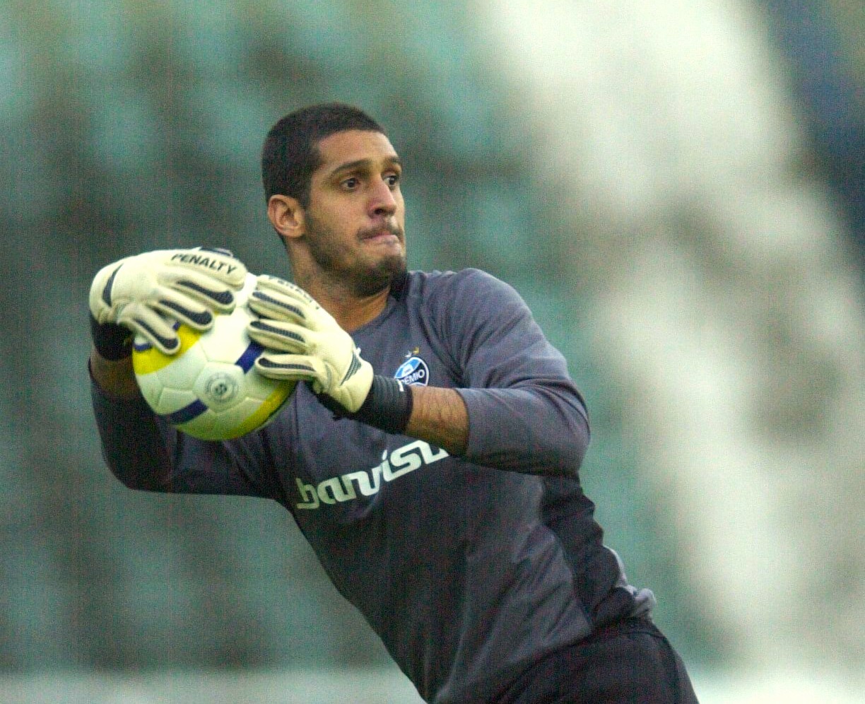 Goleiro pede demissão do Grêmio há 20 anos sob comando de Mano Menezes