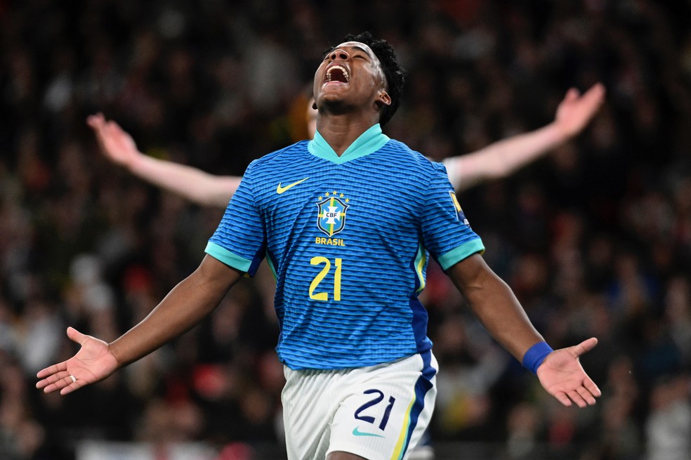 Endrick comemora seu primeiro gol pela Seleção — Foto: André Durão