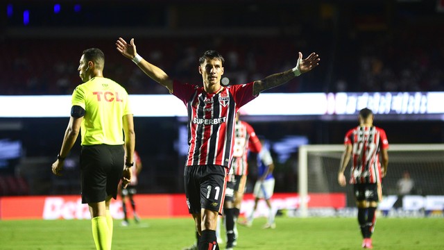 Ferreira comemora gol do São Paulo contra o Cruzeiro no Campeonato Brasileiro