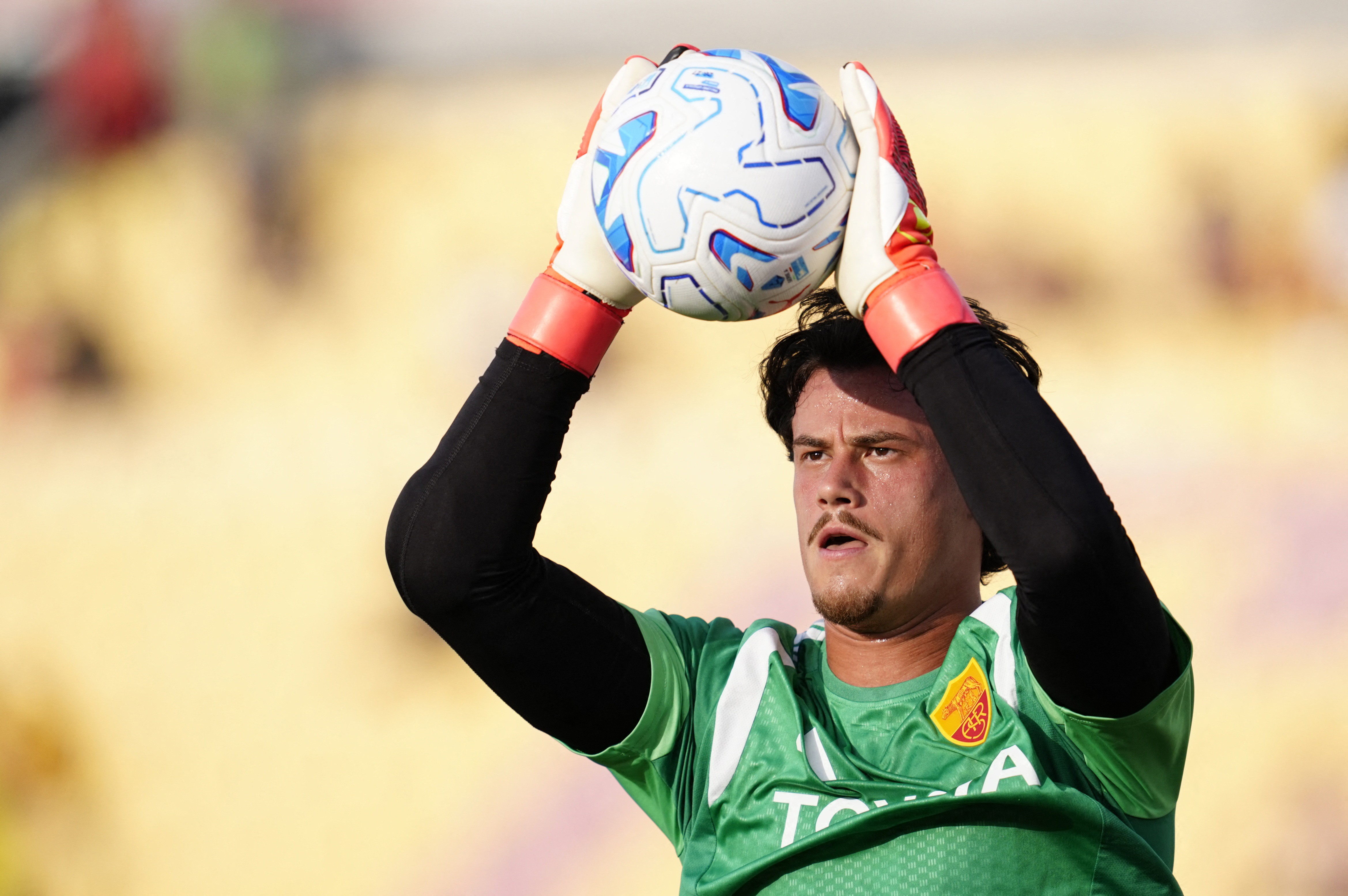 Entenda por que melhor goleiro do Campeonato Italiano não joga por seleções