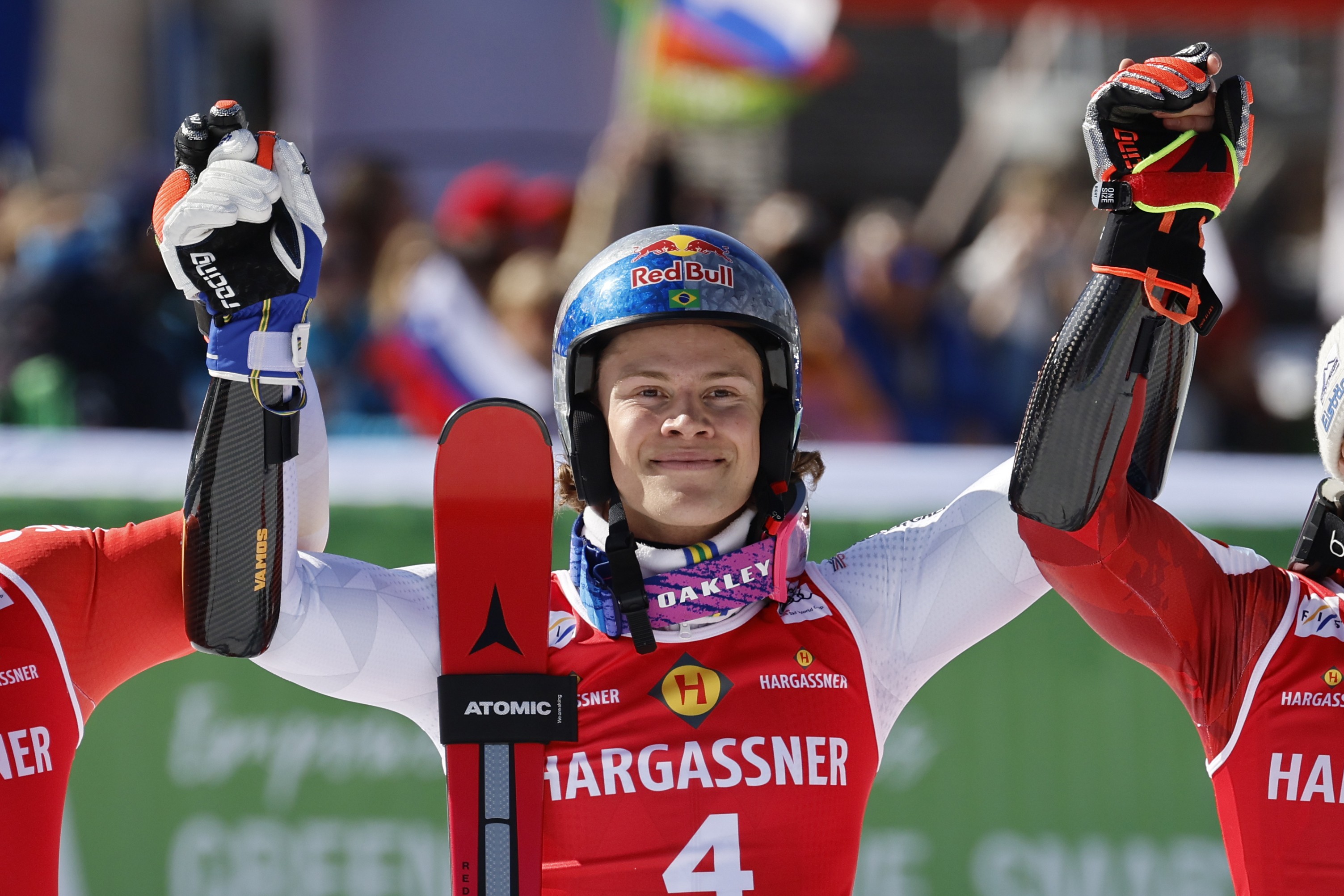Lucas Pinheiro é campeão do slalom gigante na 1ª etapa da Copa do Mundo após ouro olímpico