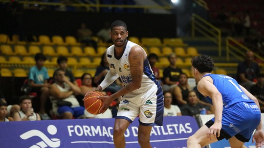 Mogi oficializa saída do ala Shamell, maior cestinha da história do NBB