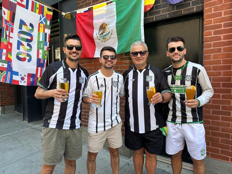Cristóvão Steimbach e família na Copa, torcedores avaianos e alvinegros