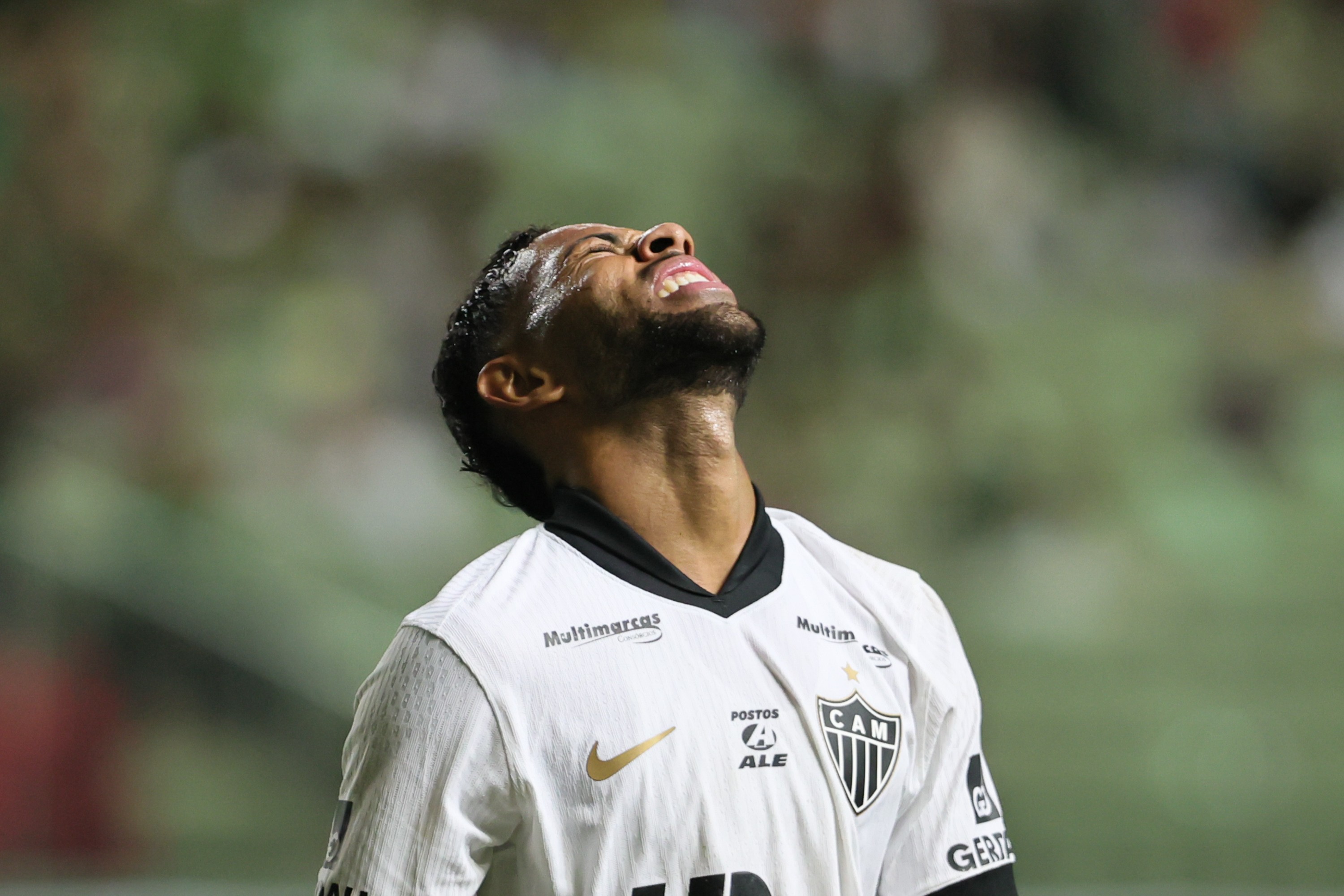 Cartola 2026: veja suspensos, lesionados e escalações prováveis da rodada #13 do Brasileirão