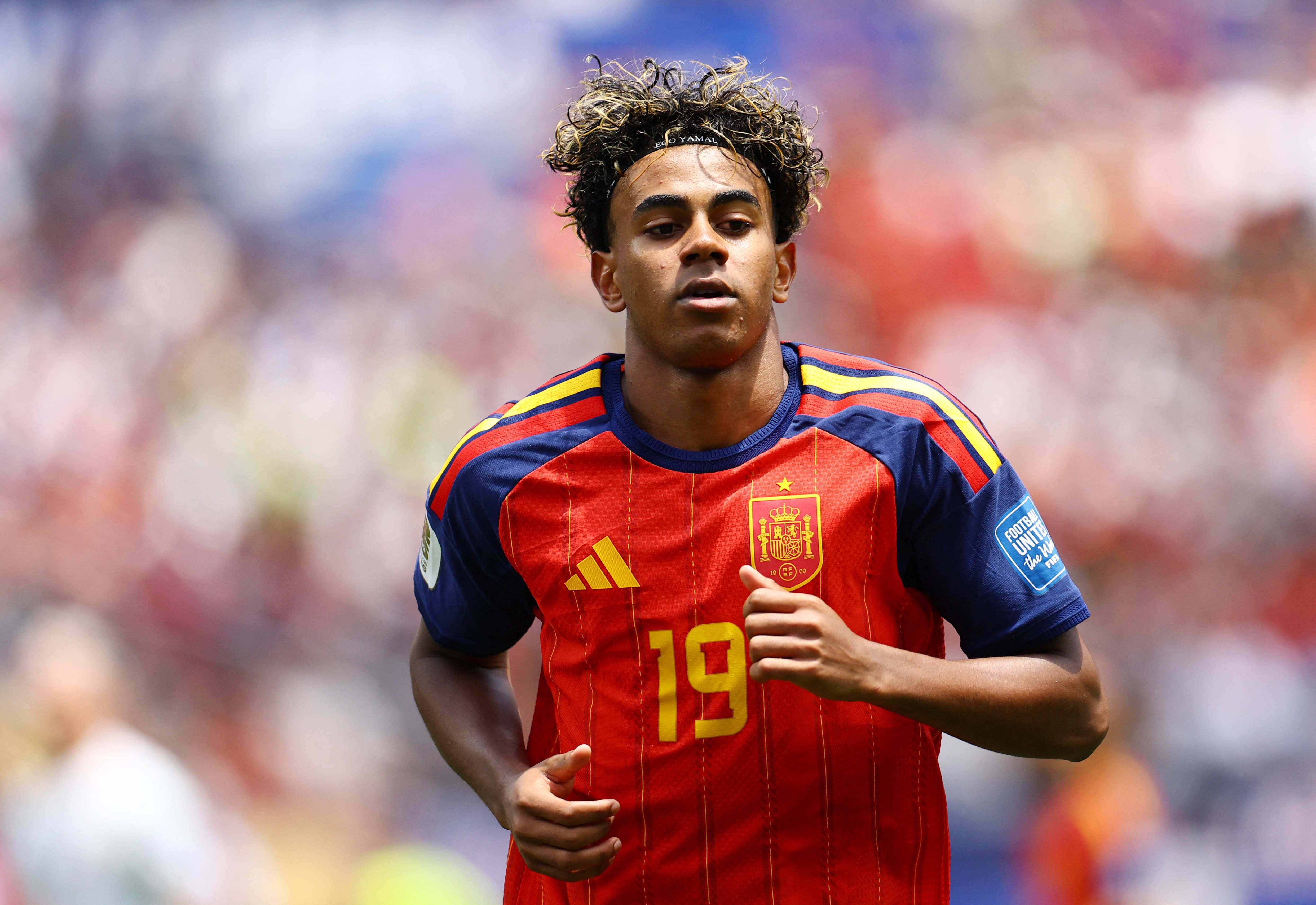 Em busca de protagonismo, Yamal é exaltado por colegas e por CR7: "Terá grande futuro"
