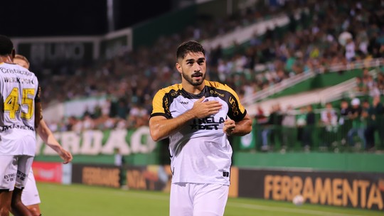Atacante do Criciúma sofre fratura em osso da face e passará por cirurgia