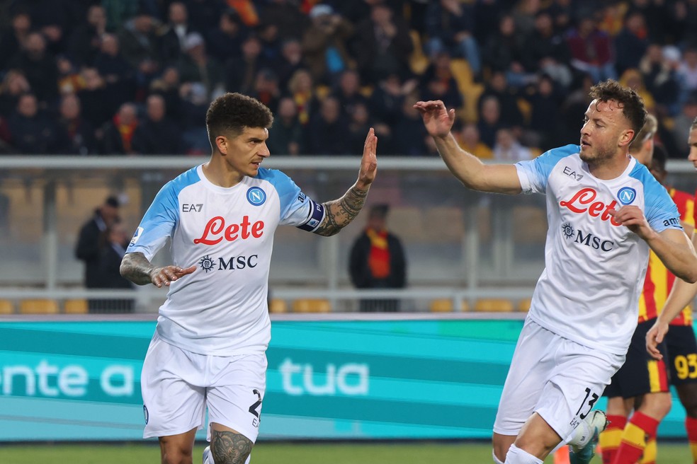 Napoli vence por 3 a 0 e carimba rebaixamento do Genoa no Campeonato  ItalianoJogada 10