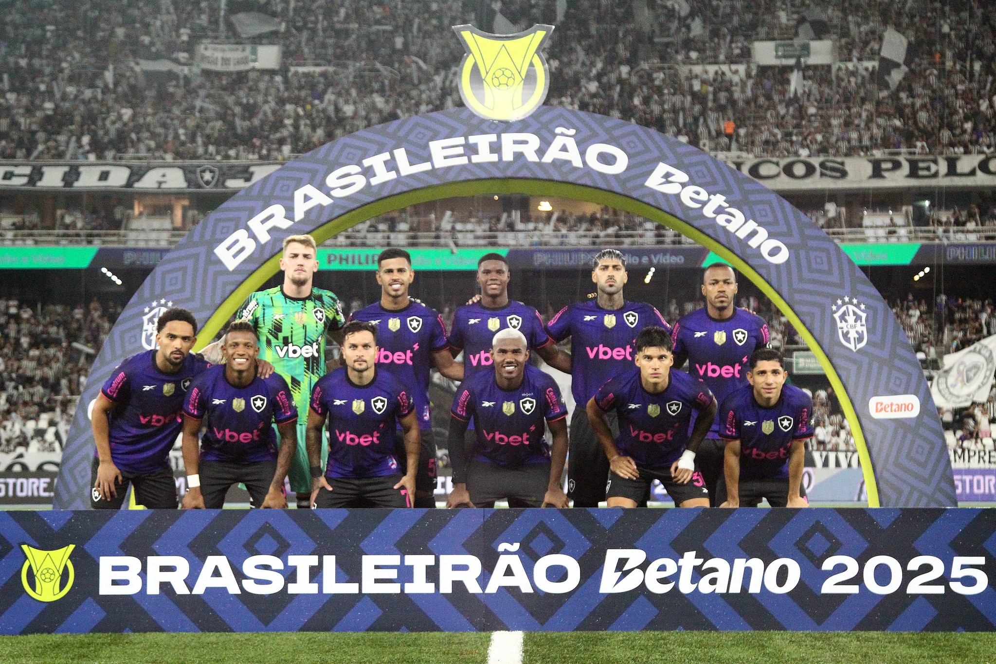 Análise: Botafogo de Davide evolui, leva susto no fim e respira com vaga na Libertadores | Ge