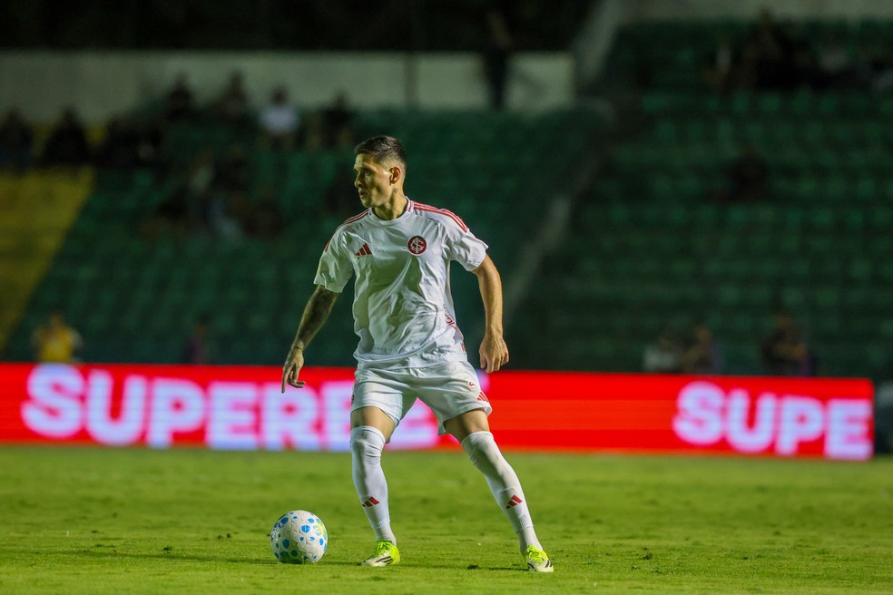 Villagra entre os reforços do Inter