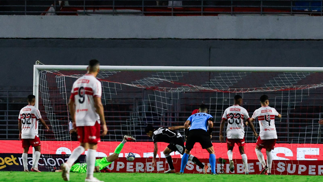 Dodô faz o gol da vitória da Ponte Preta contra o CRB