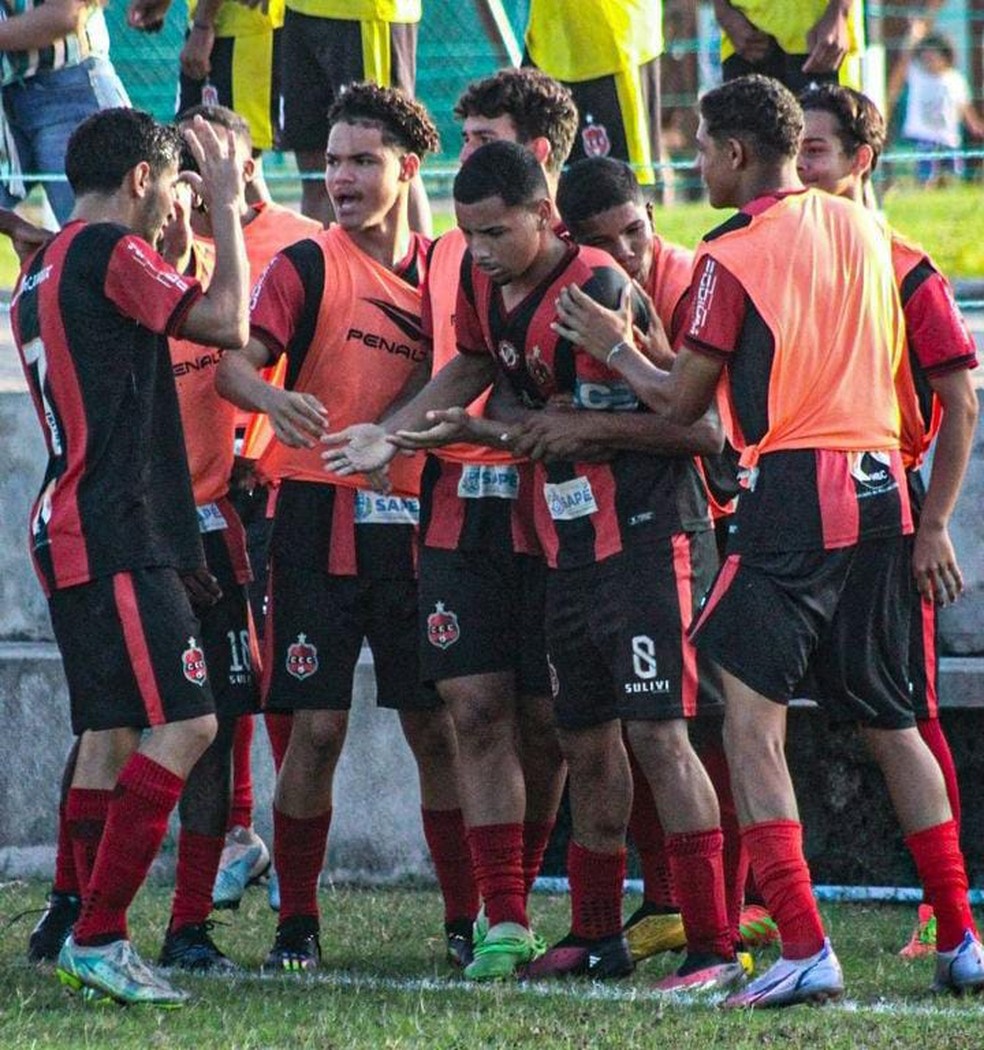 Jogadores do Confiança-PB comemorando gol marcado no Paraibano Sub-17 — Foto: Jonnas Victor / Confiança-PB